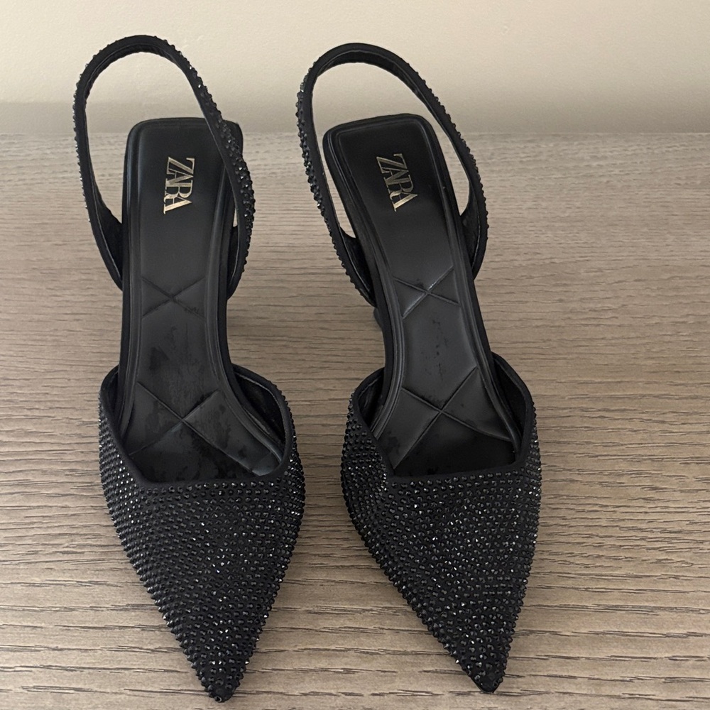 Zara Women's Glittering Black Pointed Heels